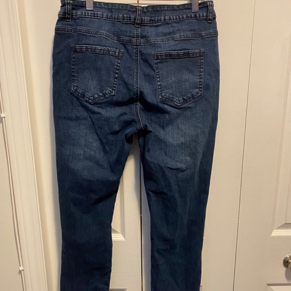 Women’s Size 12 embroidered jeans - Picture 6 of 8